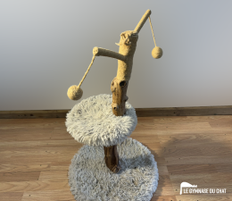 L'arbre à chat vu de face, corde de sisal naturelle