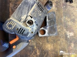 1 - On récupère la sciure de la ponceuse.